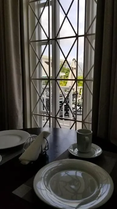 דירה קינגסטון Ridgeview Suites 1 To 3