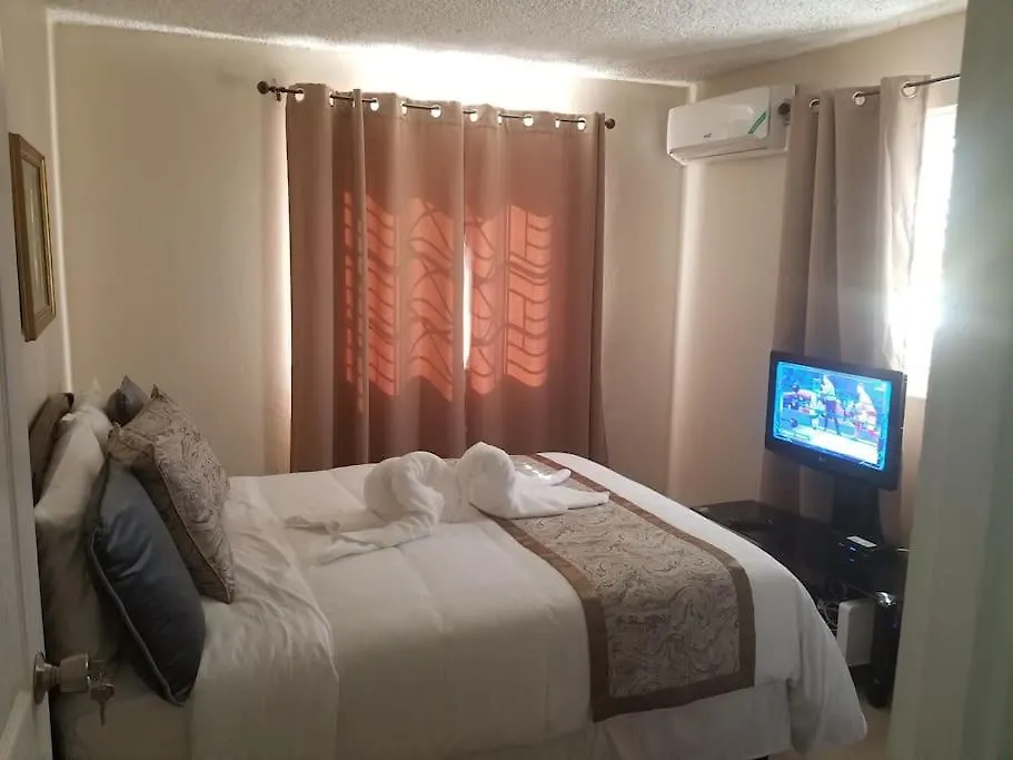 קינגסטון Ridgeview Suites 1 To 3 0*,